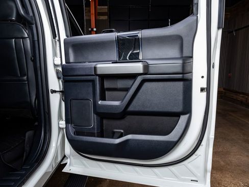 Used 2022 Ford F250 Platinum w/ Tremor Off-Road Package image 38