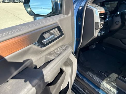 New 2026 GMC Yukon Denali w/ Sun & Power Step Package image 14