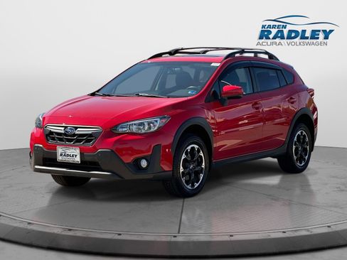 Used 2021 Subaru Crosstrek 2.0i Premium w/ Moonroof Package AWD/4WD image 5