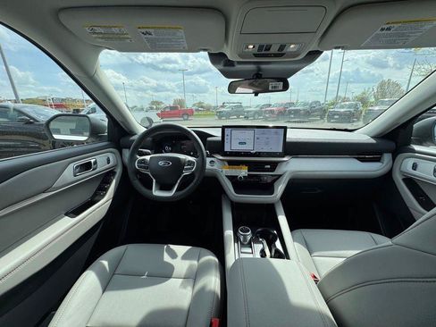 New 2026 Ford Explorer Active w/ Active Comfort Package AWD/4WD image 17