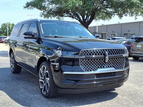 New 2026 Lincoln Navigator L Reserve AWD/4WD image 4
