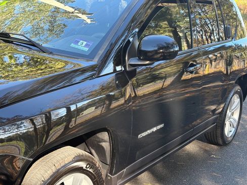 Used 2014 Jeep Compass Latitude w/ Sun/Sound Group image 10