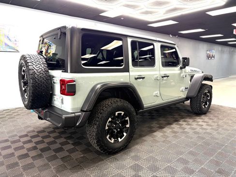 Used 2024 Jeep Wrangler Unlimited Rubicon 4xe w/ Convenience Group AWD/4WD image 15