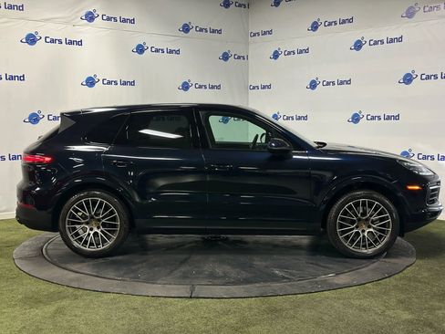 Used 2022 Porsche Cayenne image 3