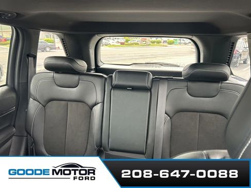 Used 2023 Jeep Grand Cherokee Altitude AWD/4WD image 7