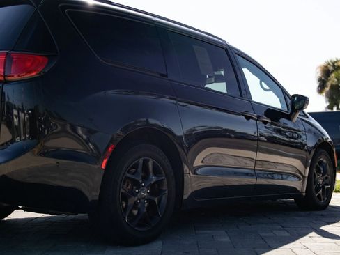 Used 2019 Chrysler Pacifica Touring-L w/ Advanced Safetytec Group FWD image 13
