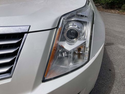 Used 2016 Cadillac SRX Luxury w/ Driver Awareness Package image 11