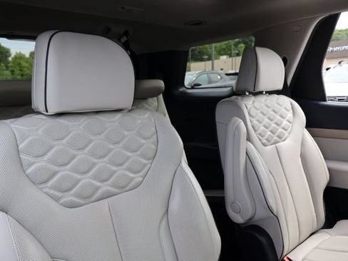 Used 2022 Hyundai Palisade Limited AWD/4WD image 17