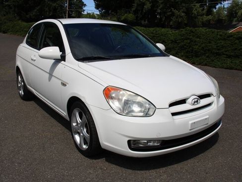 Used 2007 Hyundai Accent SE FWD image 2