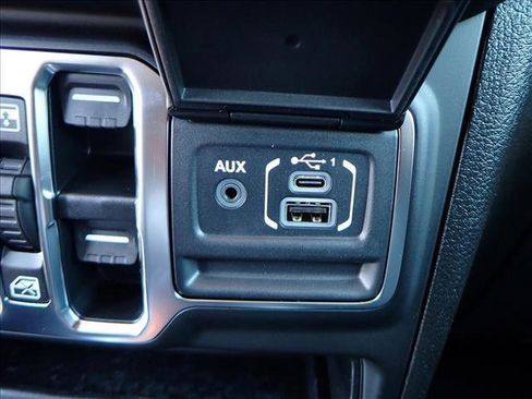 New 2025 Jeep Gladiator Sport image 19