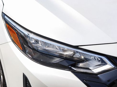 Used 2025 Nissan Sentra SR w/ Midnight Edition FWD image 6