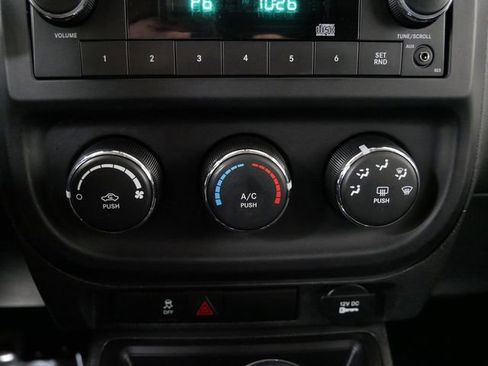 Used 2014 Jeep Compass Sport w/ Power Value Group FWD image 19