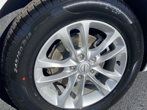 New 2026 Chrysler Pacifica Select image 10