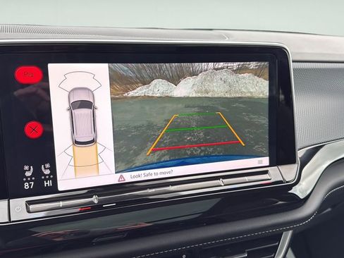 Used 2025 Volkswagen Atlas Cross Sport SEL R-Line image 30