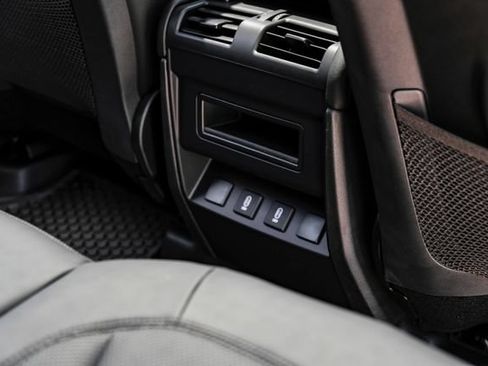 New 2026 Land Rover Defender 110 X-Dynamic SE AWD/4WD image 47