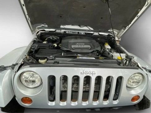 Used 2012 Jeep Wrangler Sahara w/ Connectivity Group image 19