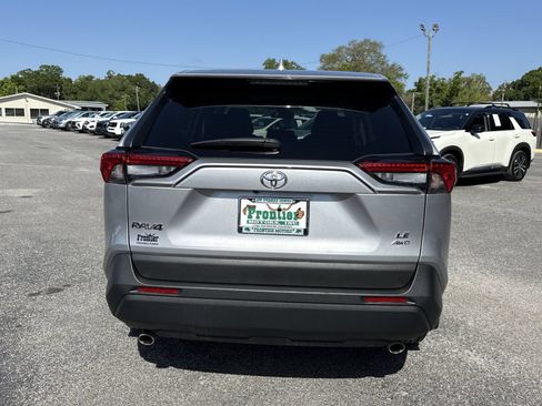 Used 2024 Toyota RAV4 LE AWD/4WD image 4