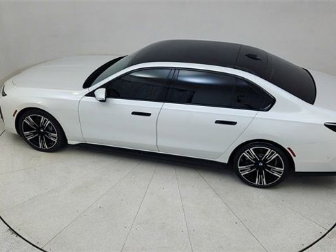 Used 2023 BMW i7 xDrive60 image 80