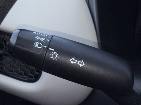 Used 2023 Honda HR-V LX image 12