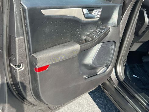 Used 2020 Ford Escape SE image 11