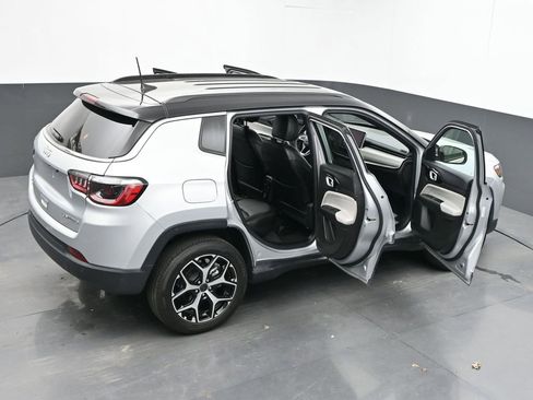 Used 2025 Jeep Compass Limited AWD/4WD image 69
