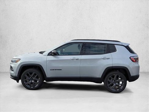 New 2026 Jeep Compass Latitude image 8