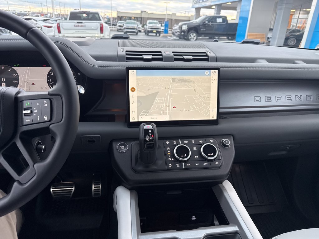 Used 2025 Land Rover Defender 130 V8 AWD/4WD image 20