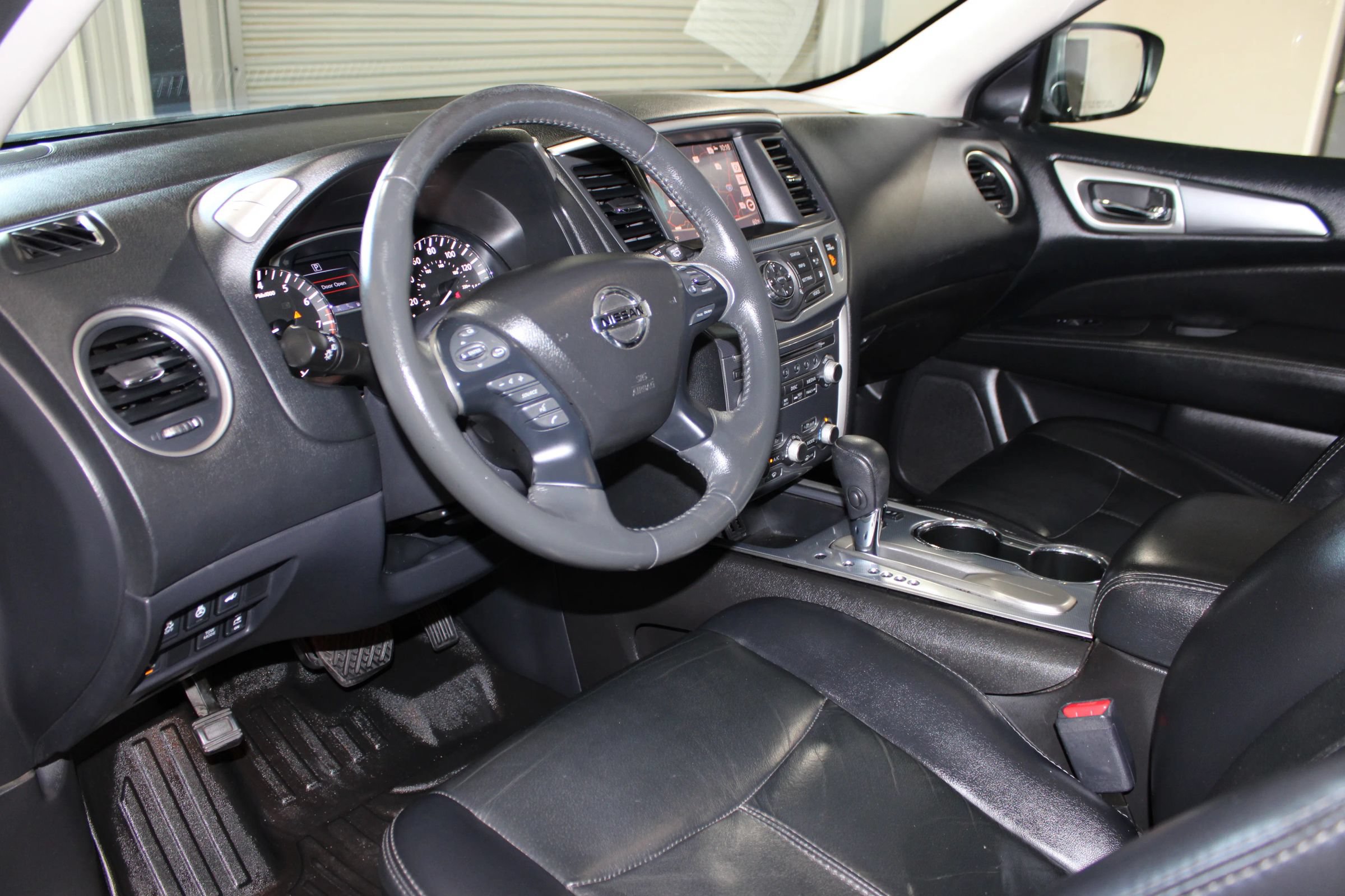 Used 2018 Nissan Pathfinder SL w/ Cargo Package FWD image 22