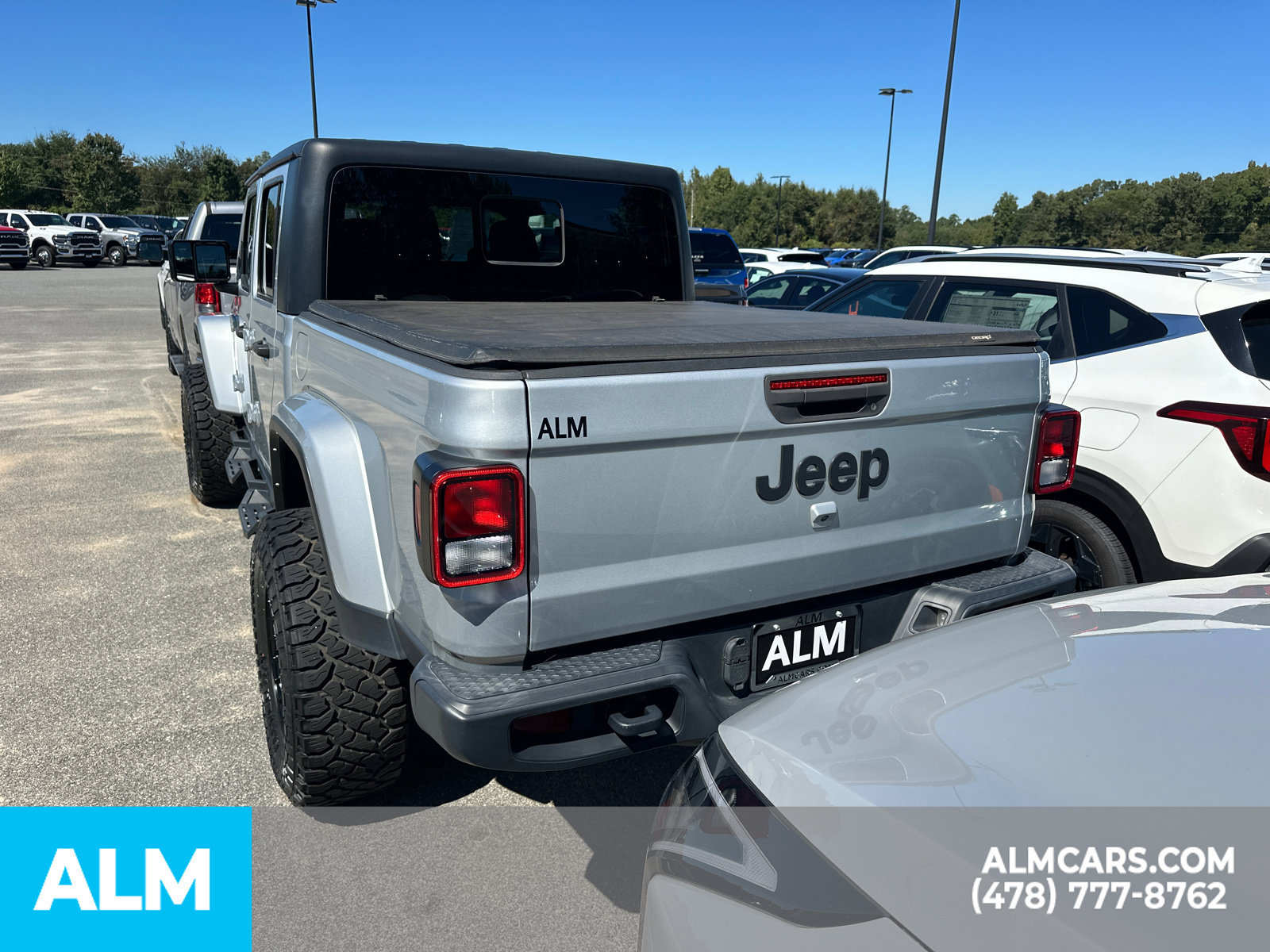 Used 2022 Jeep Gladiator Sport AWD/4WD image 8