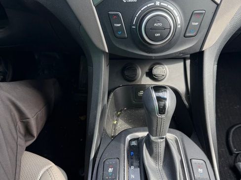 Used 2017 Hyundai Santa Fe Sport image 16