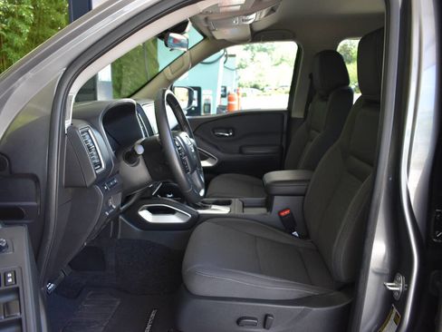 Used 2024 Nissan Frontier SV w/ SV Convenience Package AWD/4WD image 8