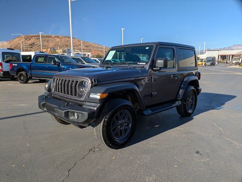 Used 2024 Jeep Wrangler Sport S image 7