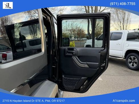 Used 2015 Jeep Wrangler Unlimited Sport w/ Power Convenience Group AWD/4WD image 15