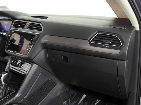 Used 2022 Volkswagen Tiguan SE image 14