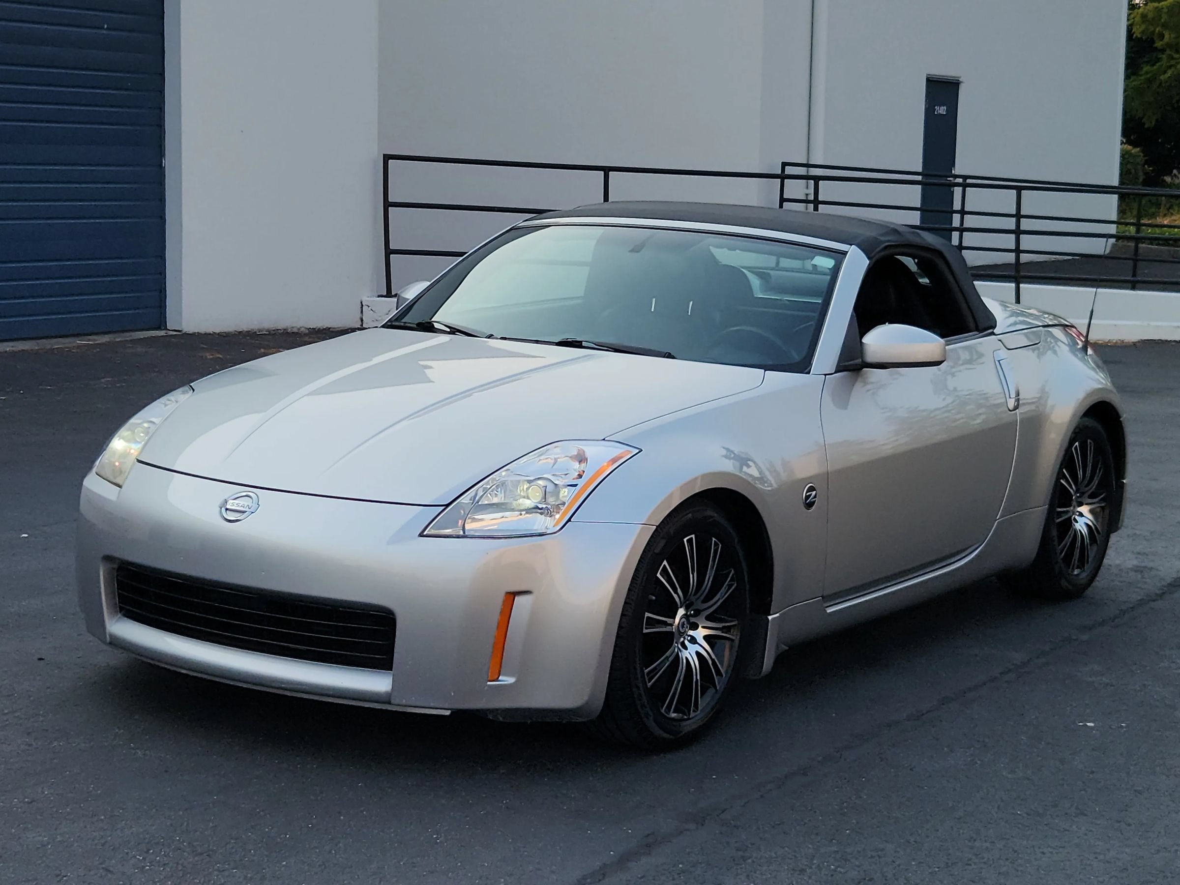 Used 2005 Nissan 350Z Touring RWD image 1