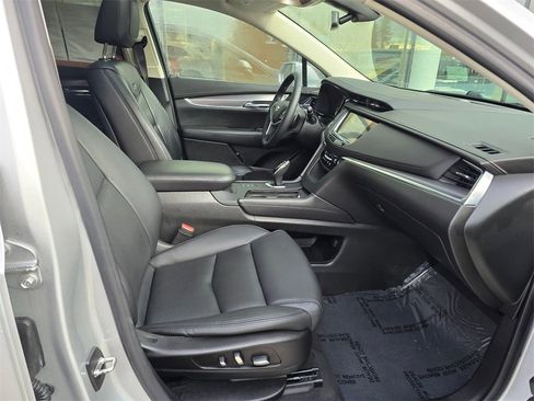 Used 2017 Cadillac XT5 Luxury image 11