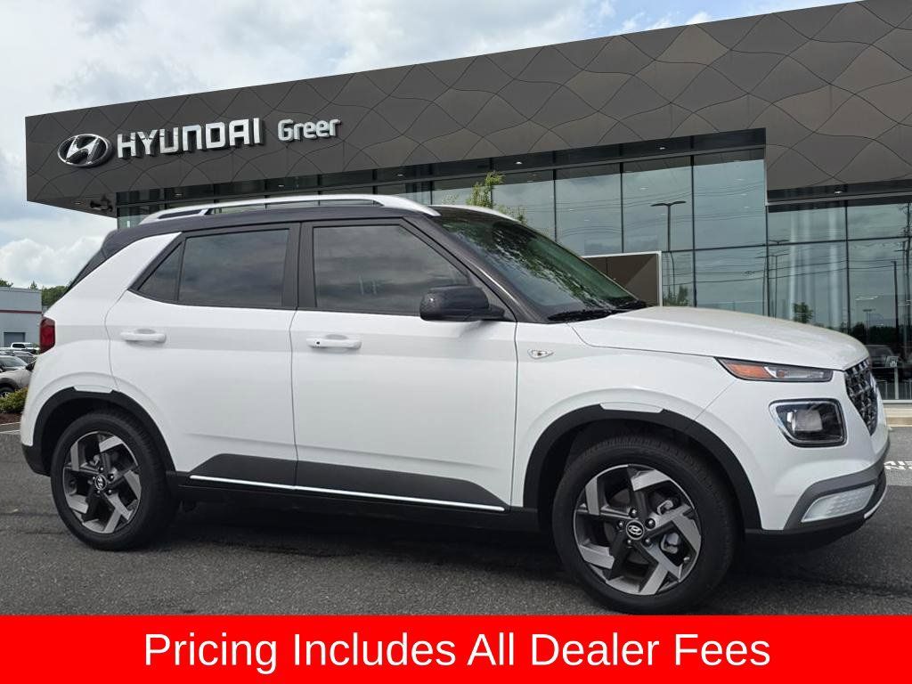 Used 2026 Hyundai Venue SEL FWD image 1