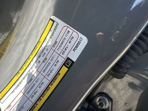 Used 2023 Dodge Durango GT image 34