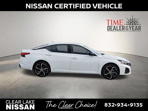 Certified 2025 Nissan Altima 2.5 SR w/ SR Premium Package AWD/4WD image 9