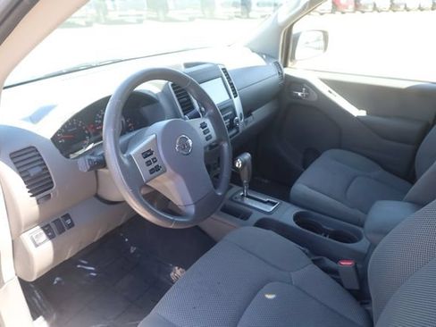 Used 2019 Nissan Frontier SV RWD image 9