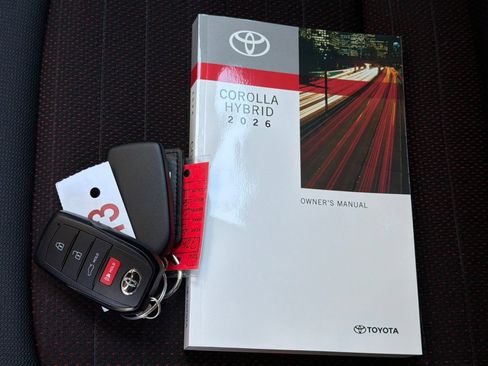 Used 2026 Toyota Corolla SE FWD image 4
