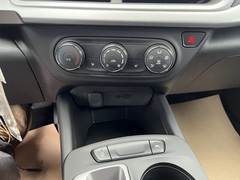 New 2026 Chevrolet Trax RS w/ Sunroof Package image 17