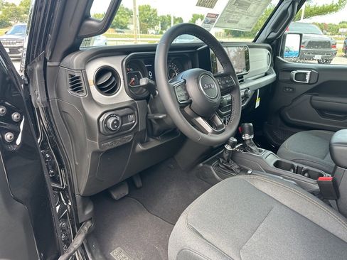 New 2025 Jeep Gladiator Sport image 55