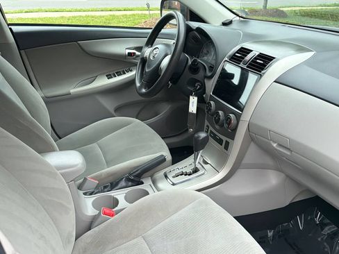 Used 2012 Toyota Corolla LE FWD image 9