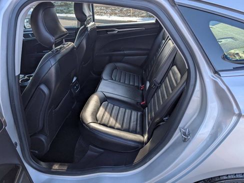 Used 2015 Ford Fusion SE w/ Equipment Group 202A image 13