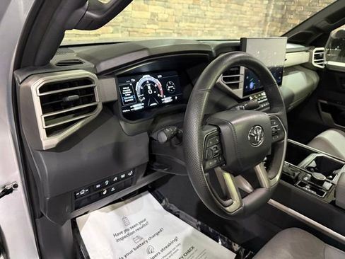 Used 2025 Toyota Tundra Limited image 14