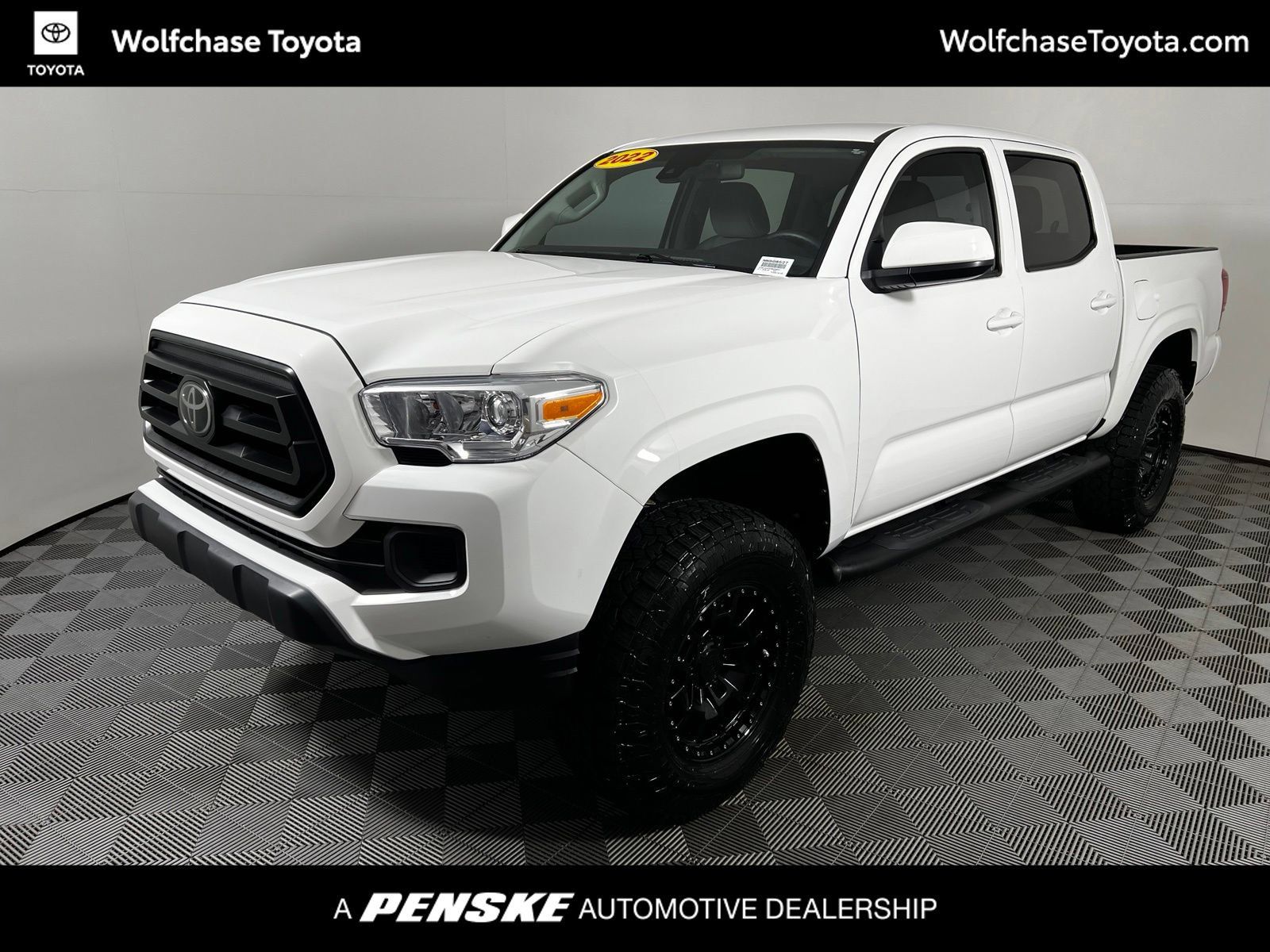 Used 2022 Toyota Tacoma SR AWD/4WD image 1
