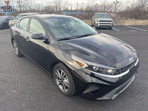 Used 2024 Kia Forte LXS w/ LXS Technology Package image 2