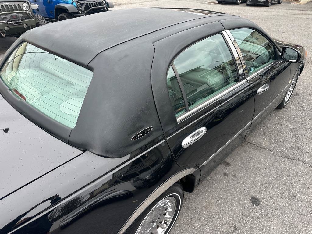 Used 2002 Lincoln Town Car Cartier RWD image 40