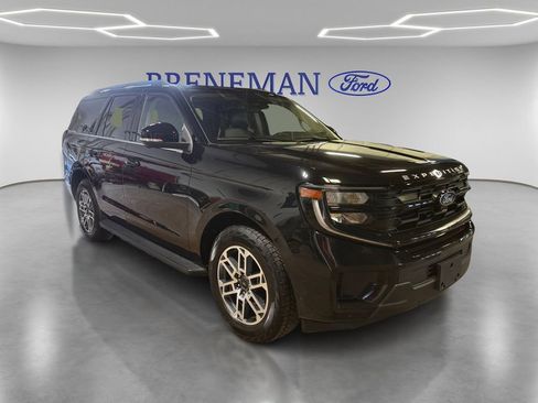 Certified 2025 Ford Expedition Active AWD/4WD image 3